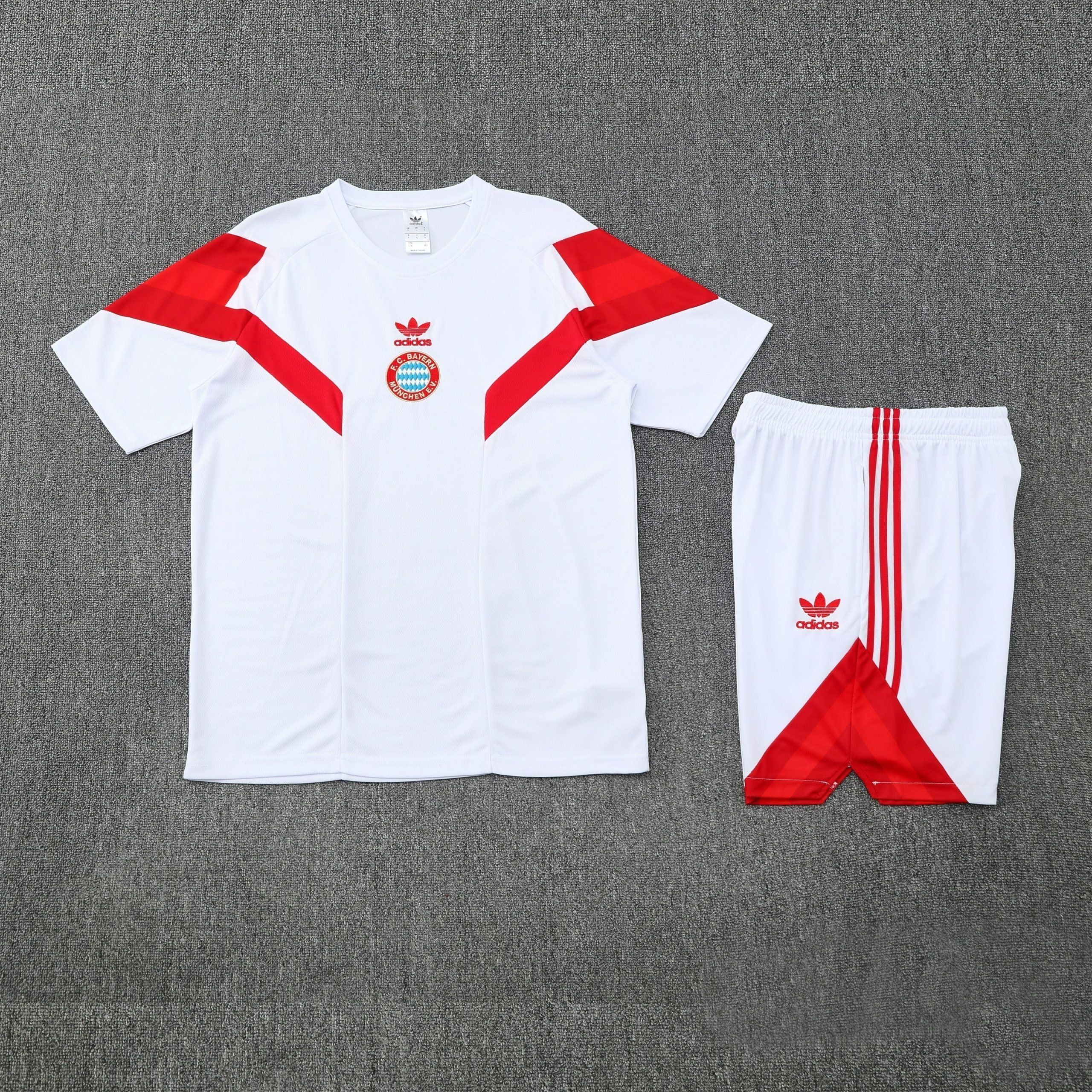 Bayern Munich Training Jersey Kit White 2025/26 - Image 4