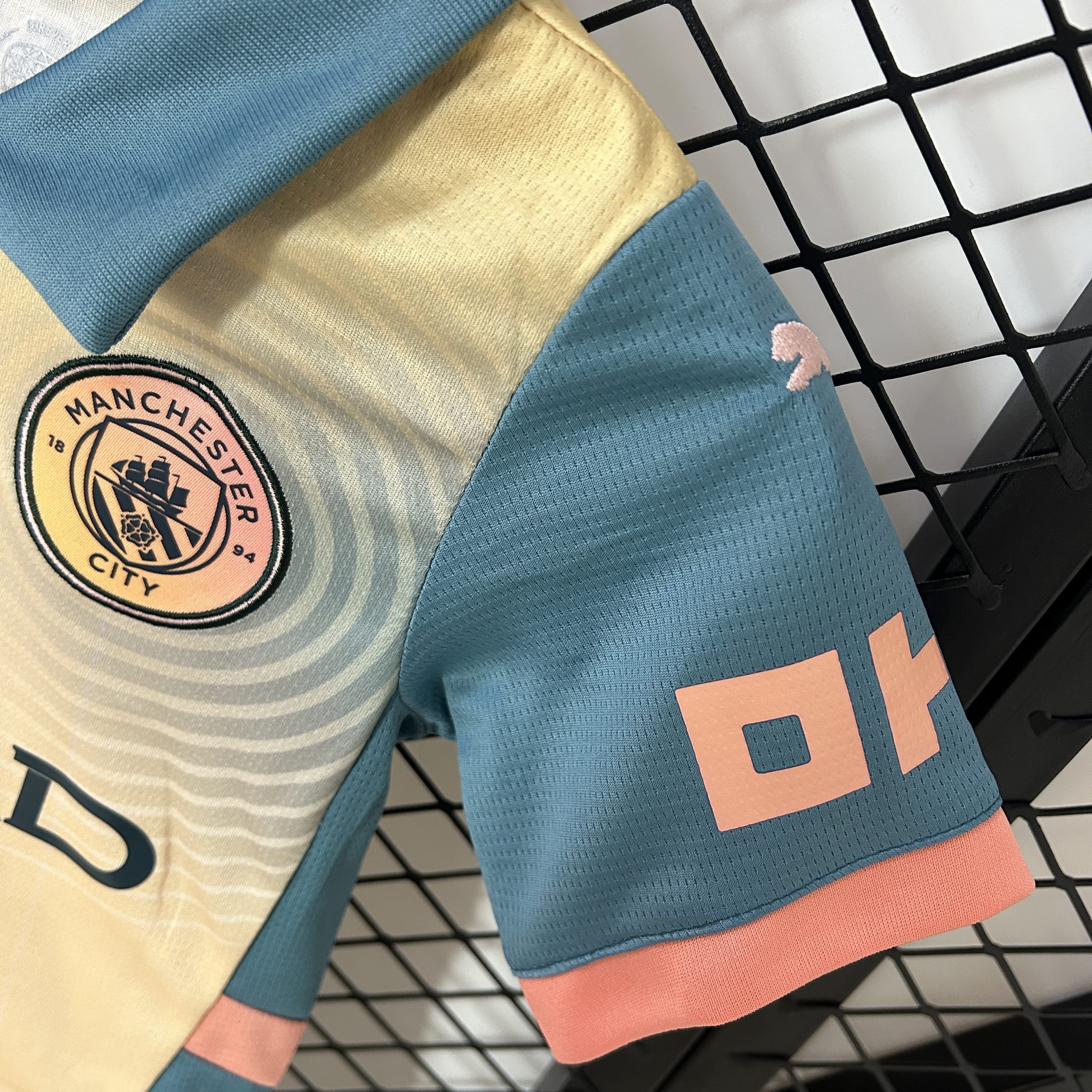 Manchester City Fourth Away Kids Kit Jersey+Shorts 2024/25 - Image 3