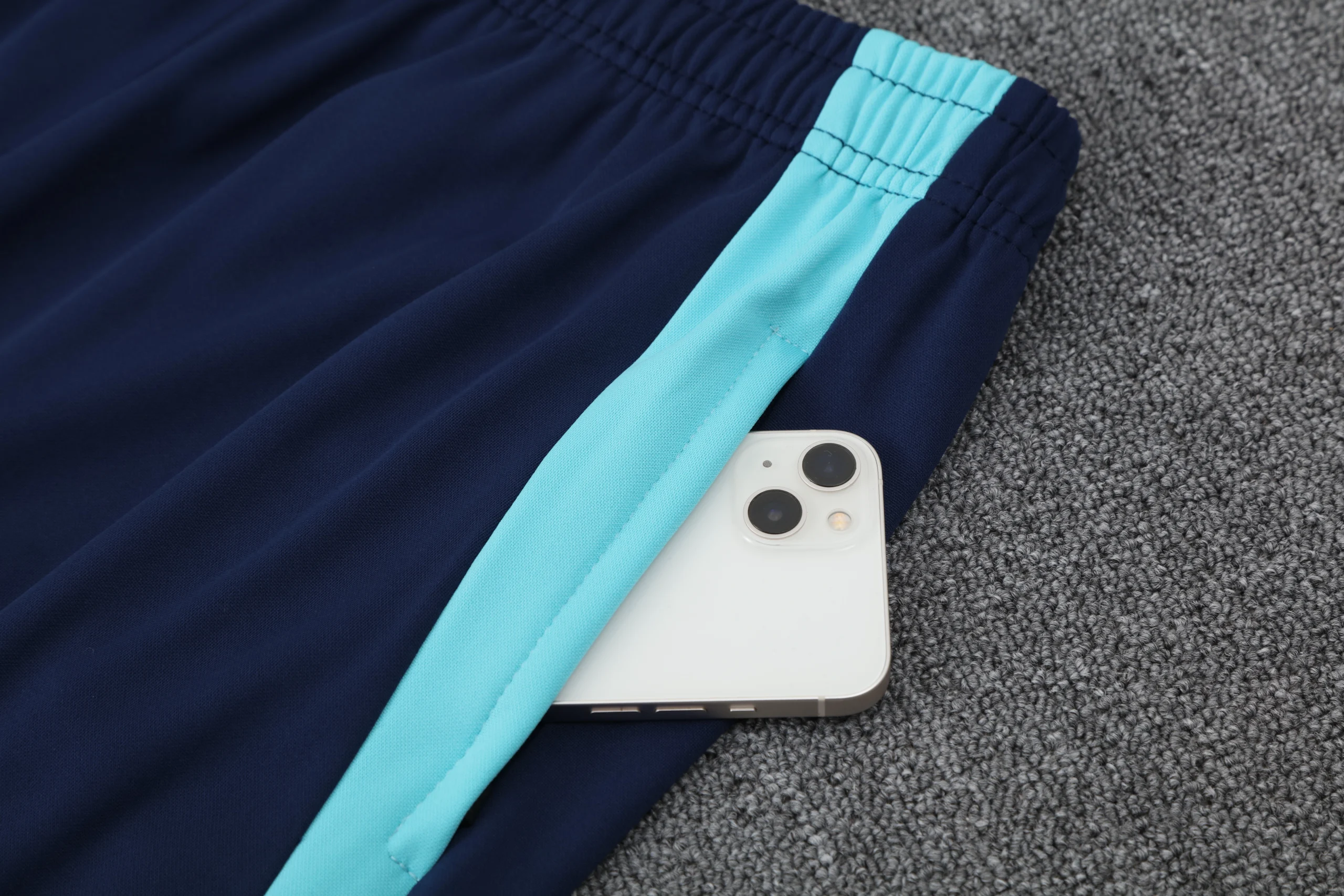 Arsenal Training Kit (Polo+Pants) 2025/26 - Image 3