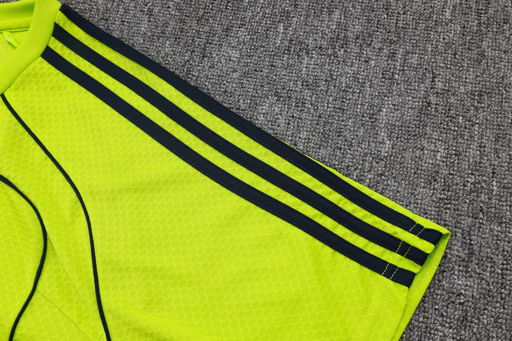 Real Madrid Training Jersey Kit Green 2025/26 - Image 6