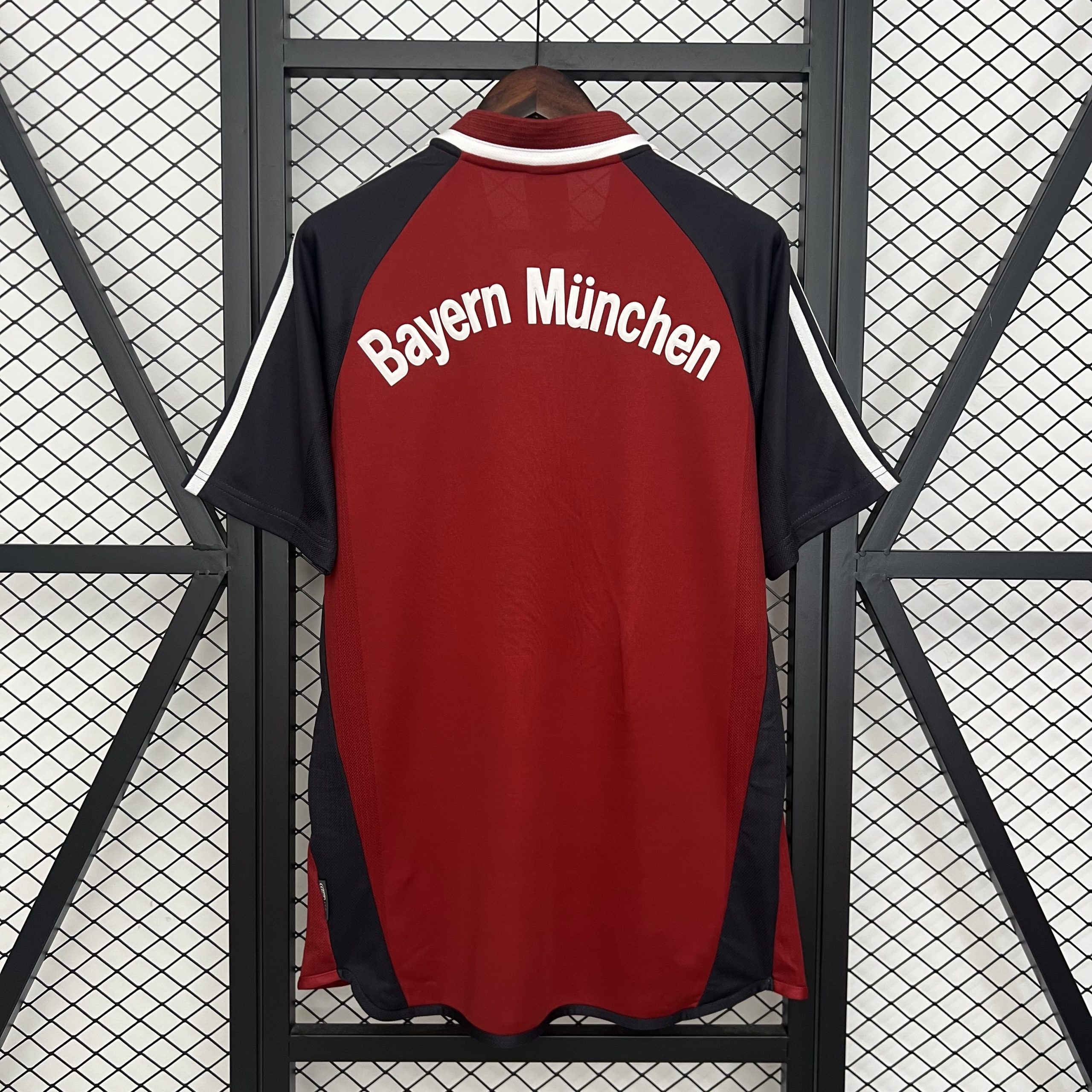 Bayern Munich Retro Jersey Home Soccer Shirt 2001-02 - Image 2