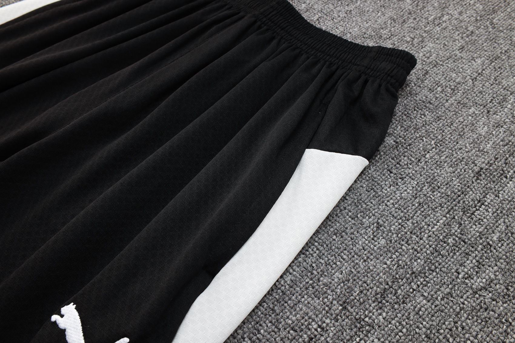 Portugal Training Kit (Sweatshirt+Pants) Black 2025 - Image 4