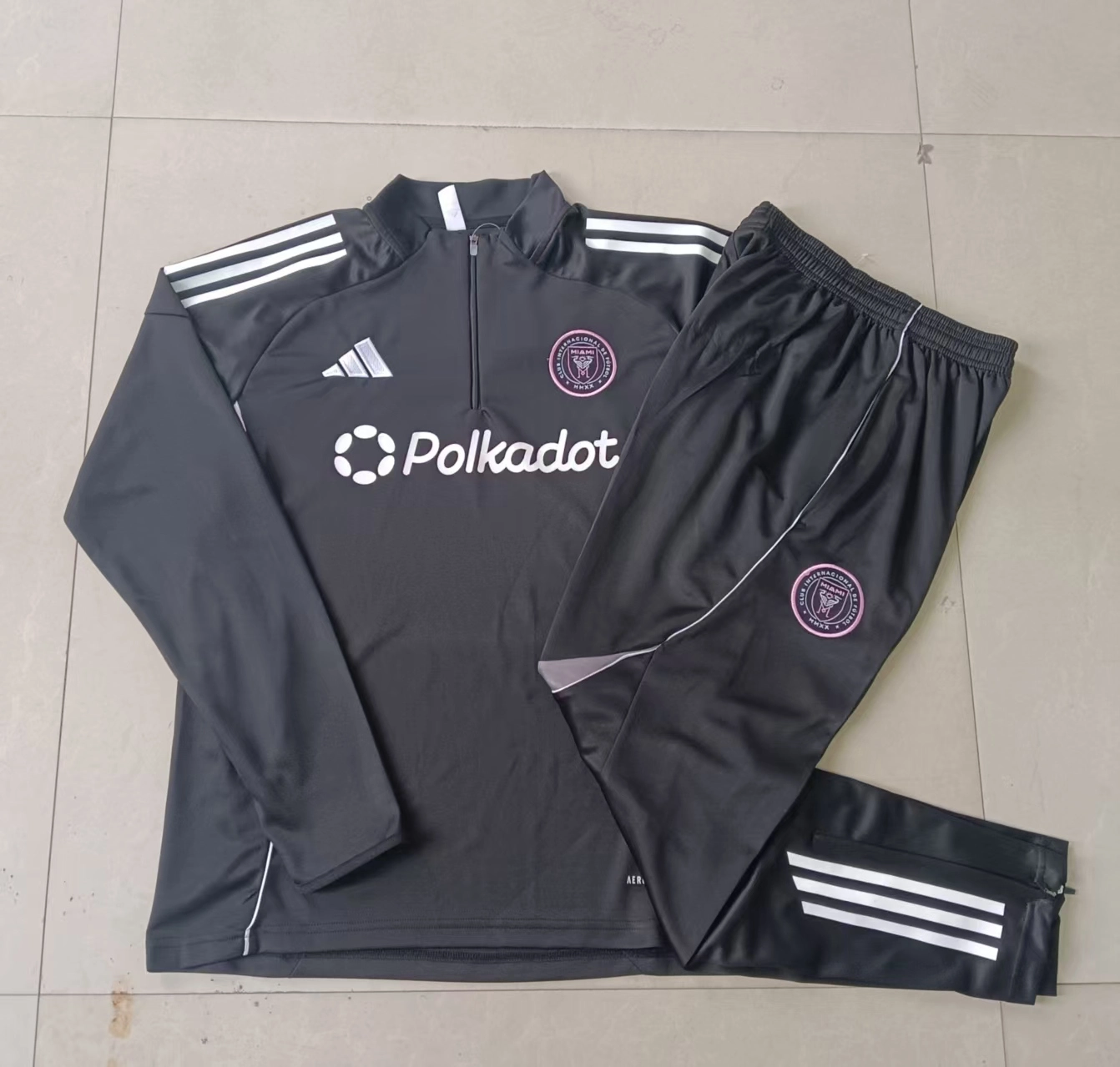 Kids Inter Miami Training Kit (Sweatshirt+Pants) Black 2025 - Image 2