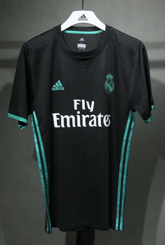 Real Madrid Retro Jersey Away Soccer Shirt 2017/18 - Image 3