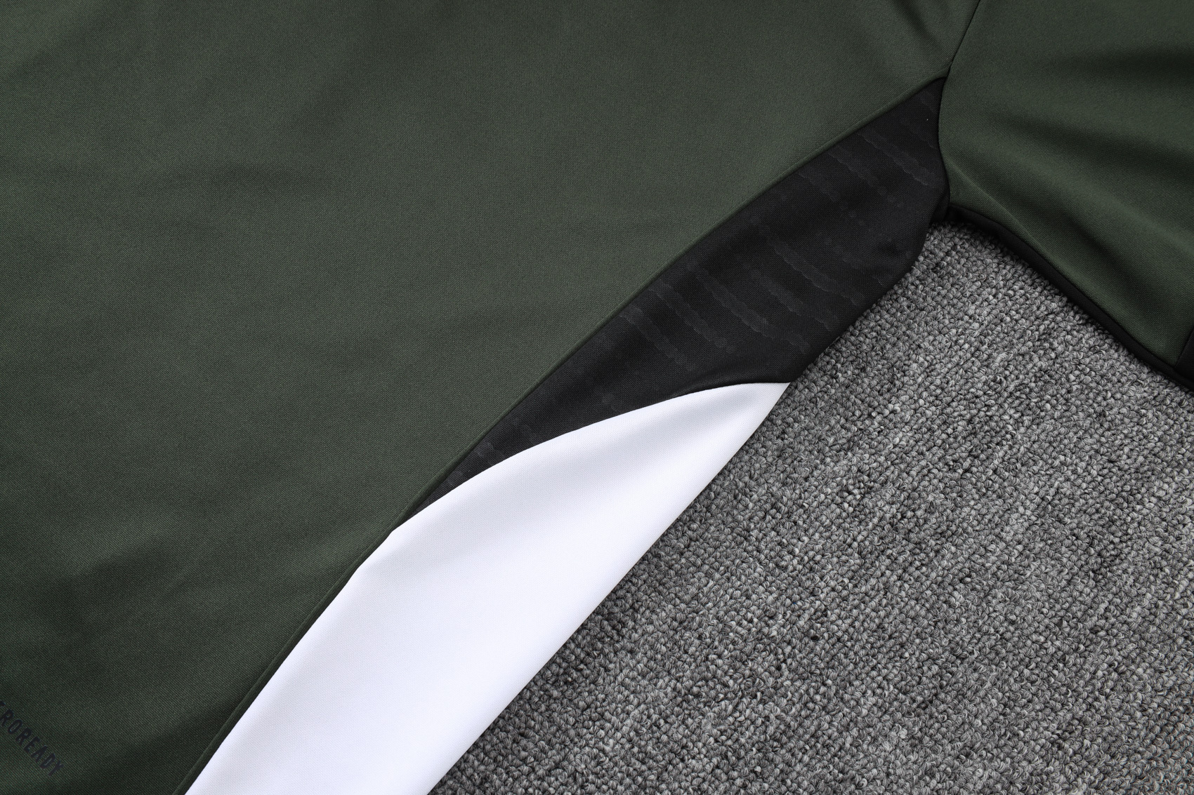 Bayern Munich Training Kit (Sweatshirt+Pants) Deep Green 2025/26 - Image 3