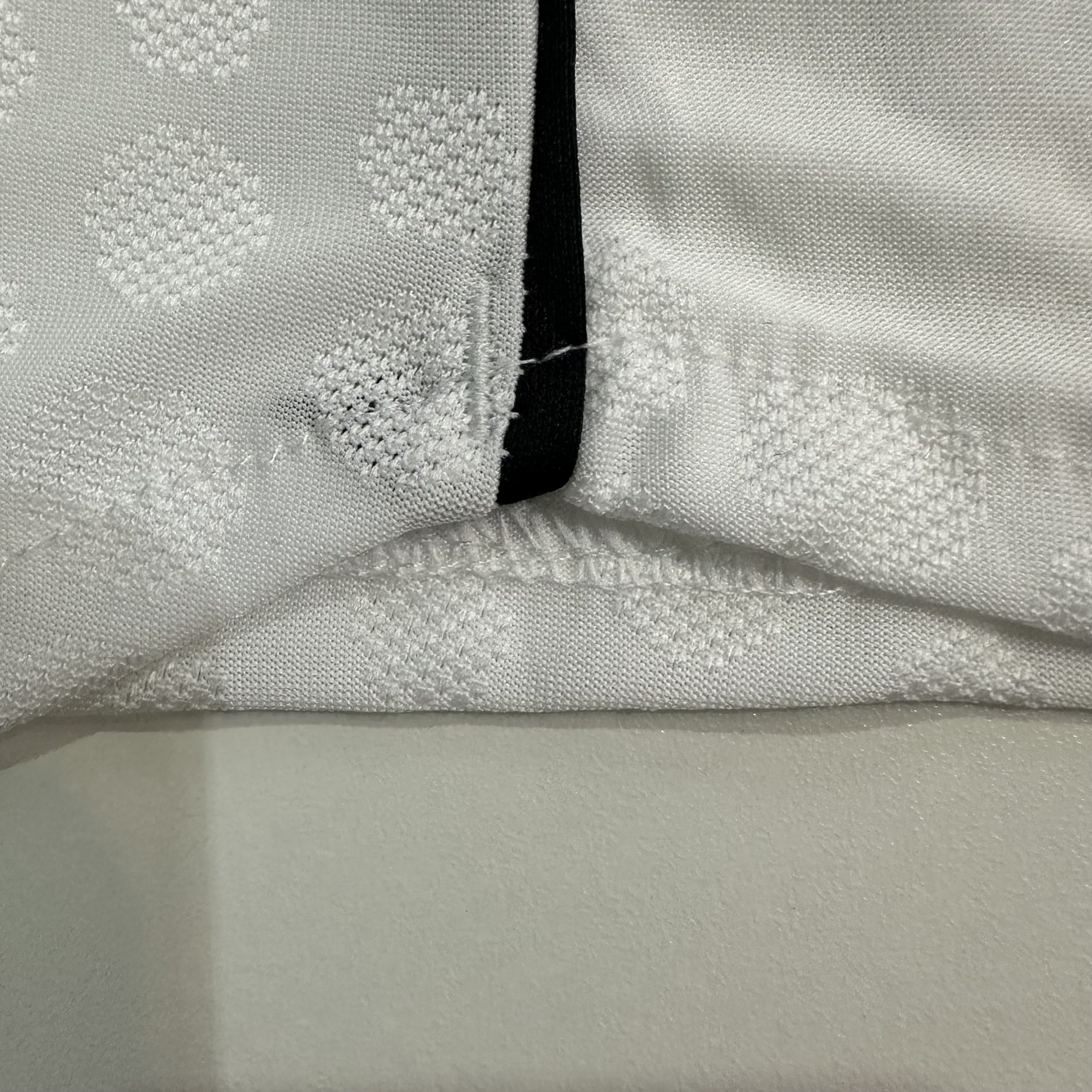 Manchester United Home Shorts 2025/26 - Image 5