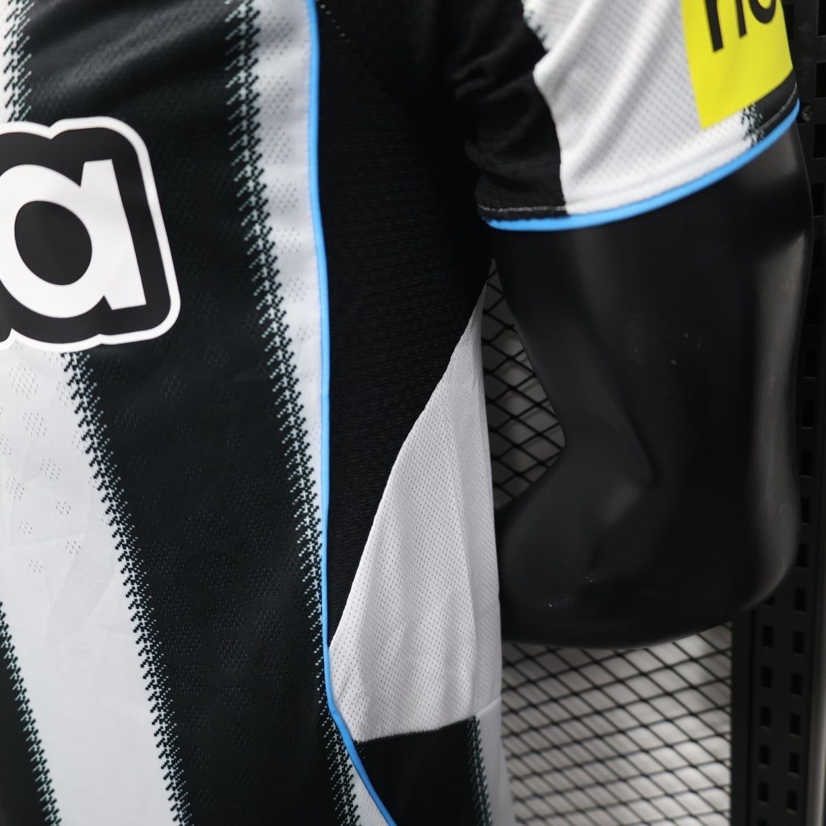 Newcastle United Football Jersey Home Shirt 2025/26 - Image 6