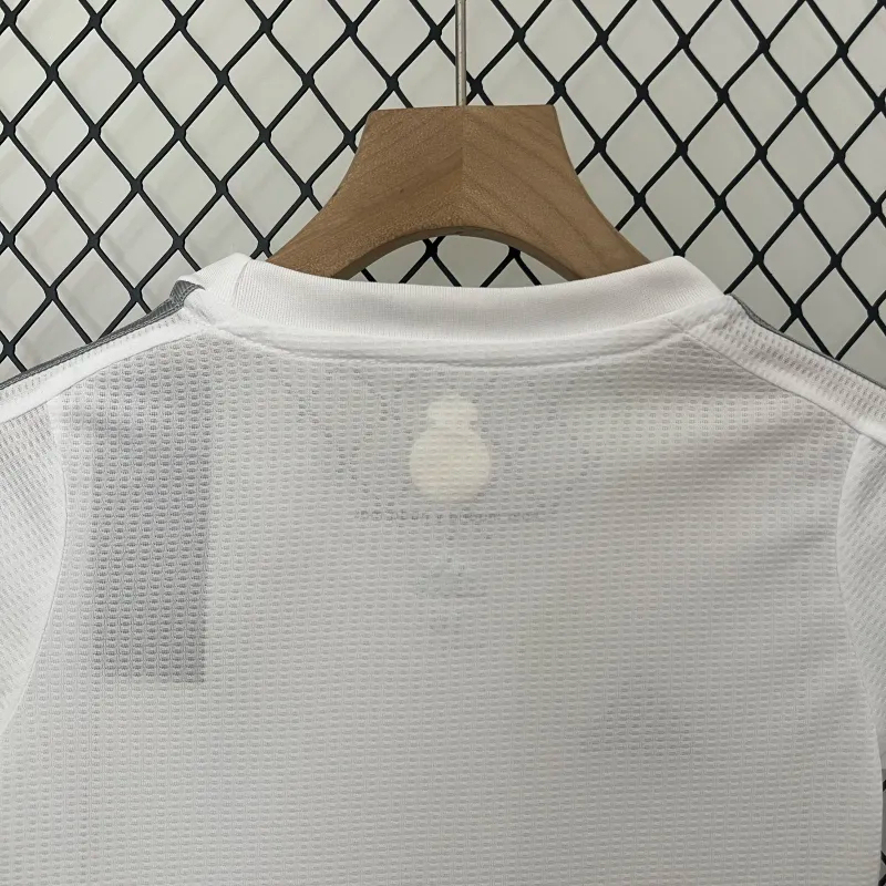 Real Madrid Retro Jersey Home Kids Kit Jersey+Shorts 2015/16 - Image 3