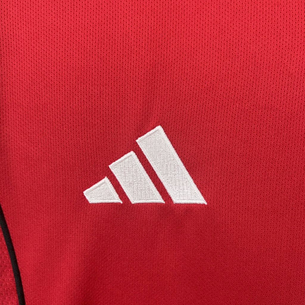 Manchester United Home Women's Football Jersey Shirt 2025/26 - Image 5