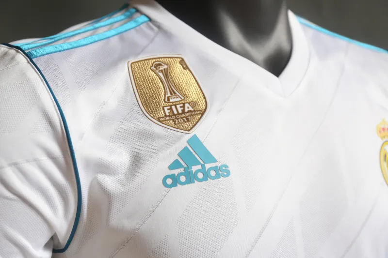 Real Madrid Retro Jersey Home Soccer Shirt 2017/18 - Image 5