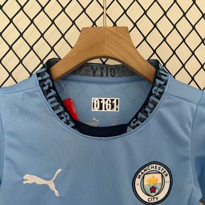 Alternative view of Manchester City Home Kids Kit Jersey+Shorts 2024/25