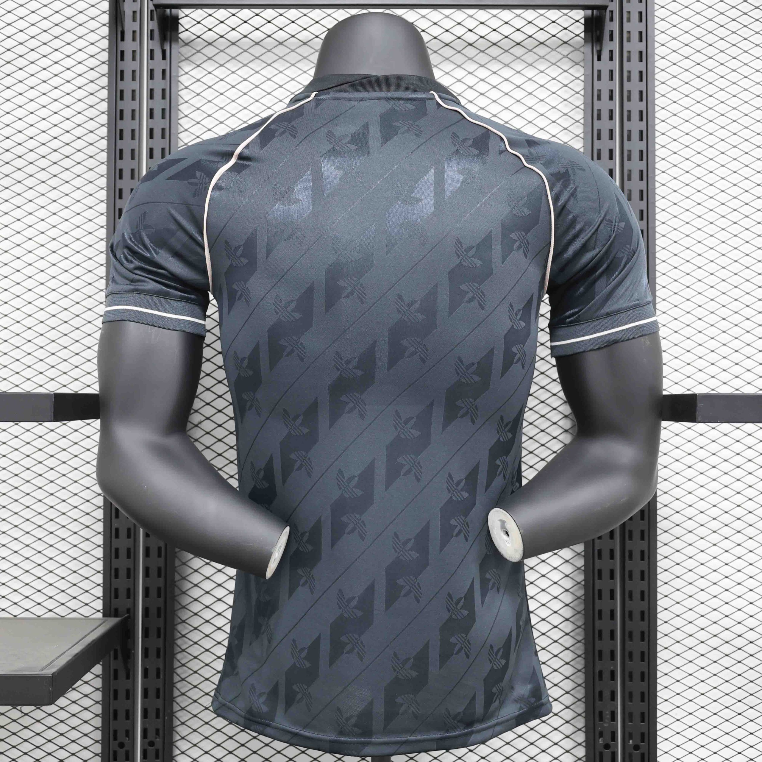 Real Madrid Soccer Jersey Retro Style Special Edition Shirt 2024/25 - Image 2