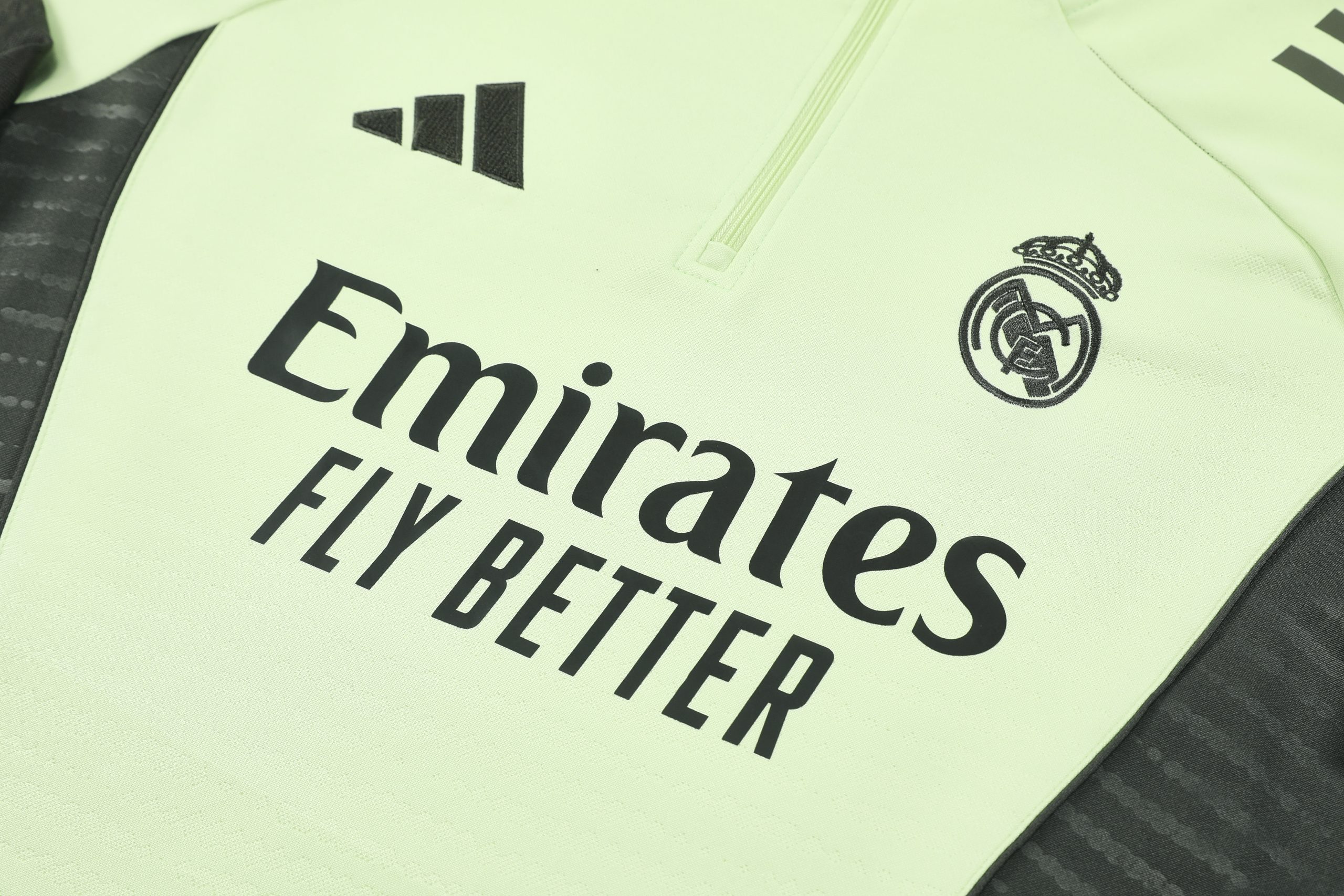 Real Madrid Training Kit (Sweatshirt+Pants) Light Green 2025/26 - Player Version - Image 5