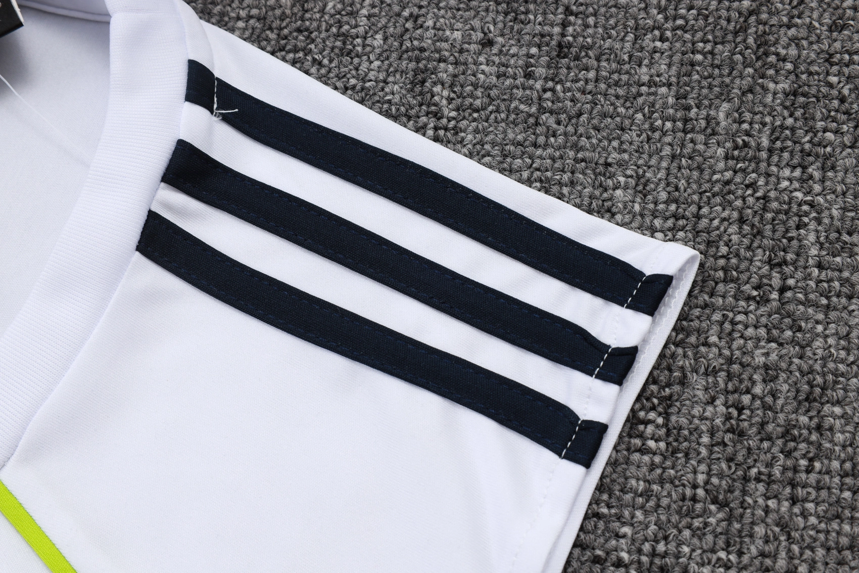 Real Madrid Sleeveless Training Kit White 2025/26 - Image 4