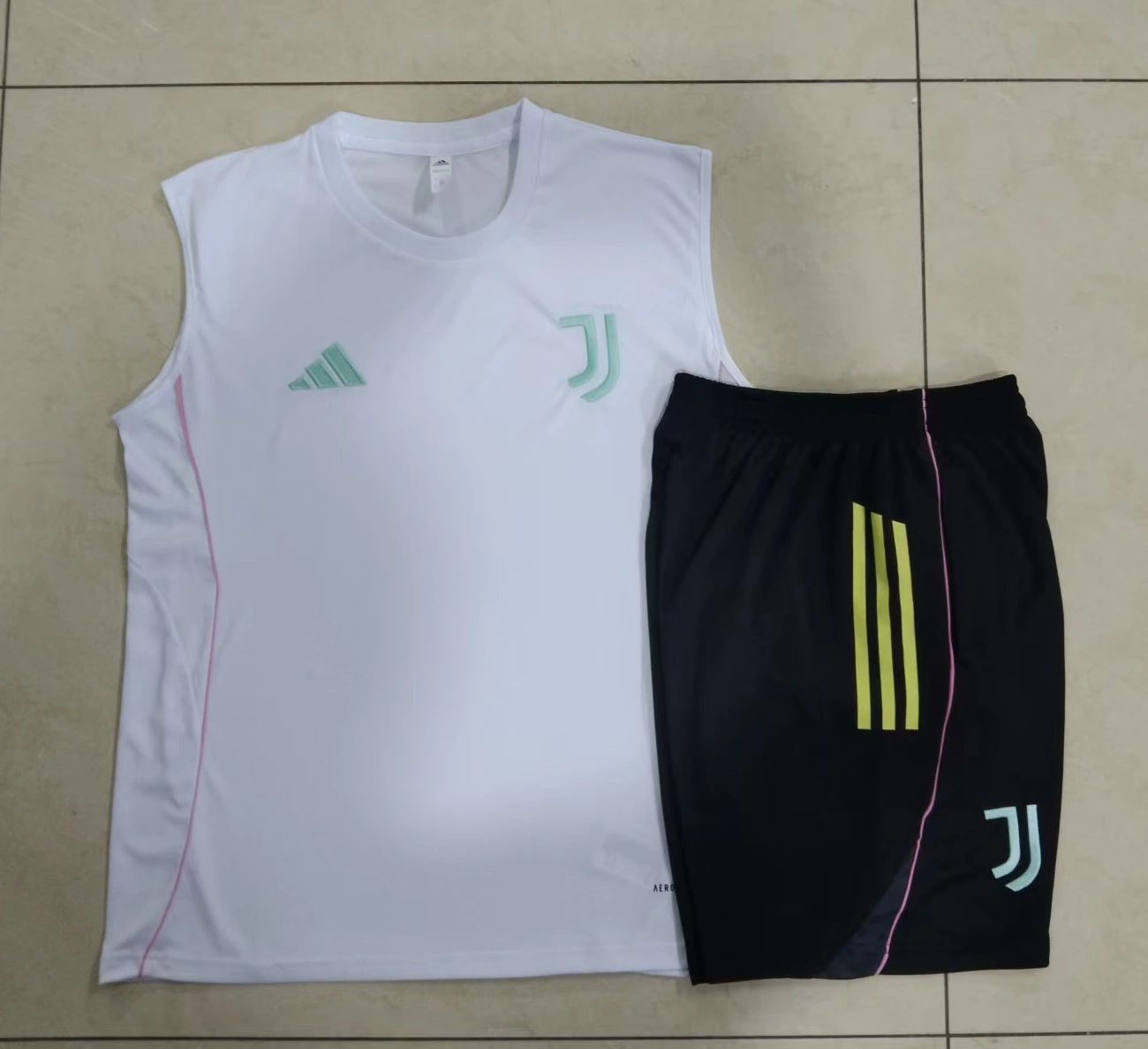 Juventus Sleeveless Training Kit White 2025/26