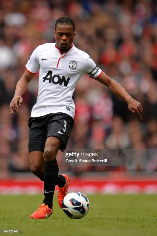 Manchester United Retro Away Football Jersey Shirt 2012/13 - Image 4