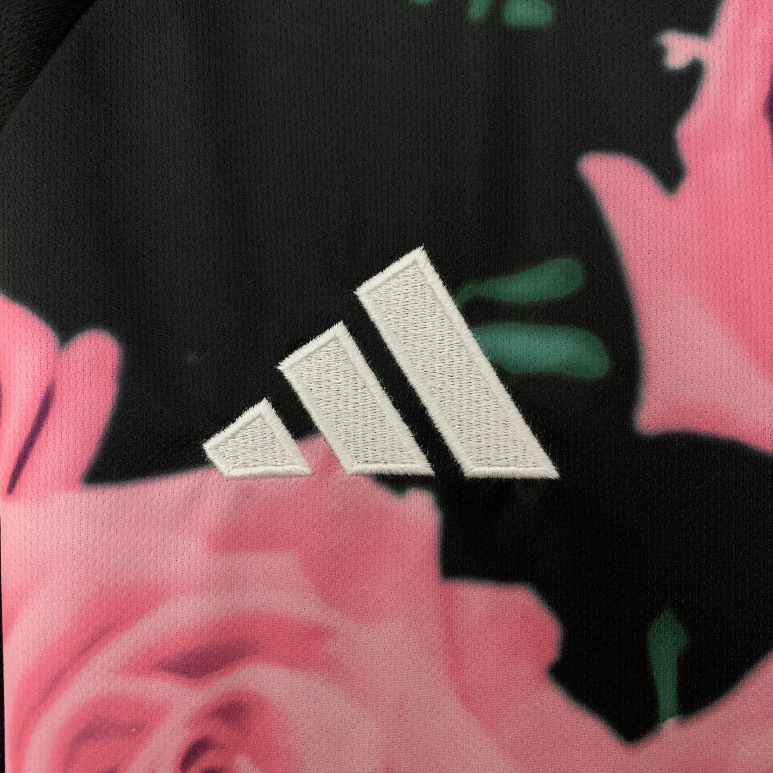 Real Madrid Soccer Jersey Rose & Snake Special Edition Custom Shirt 2025/26 - Image 6