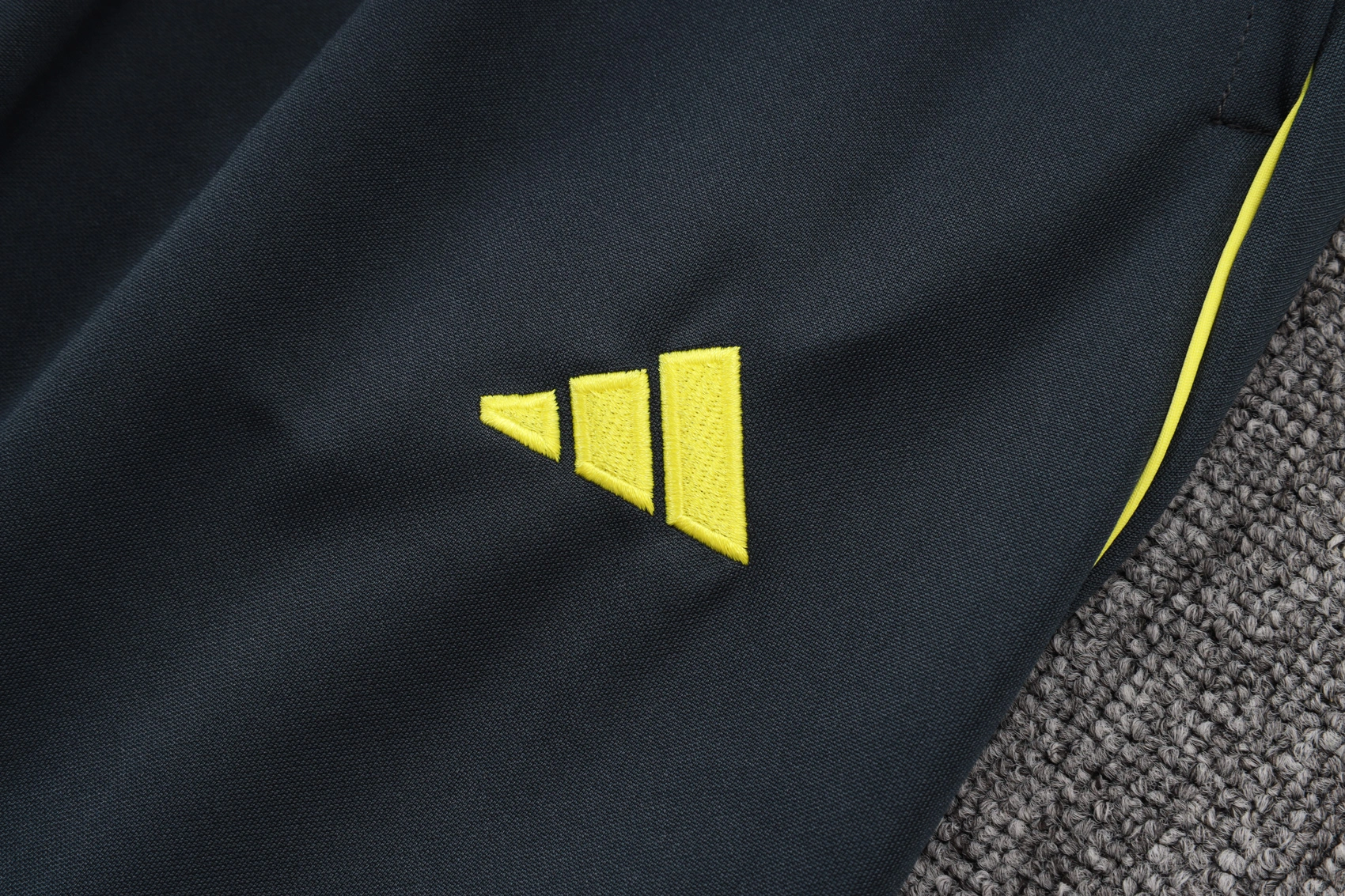 Real Madrid Training Kit (Jacket+Pants) Deep Grey 2025/26 - Image 4