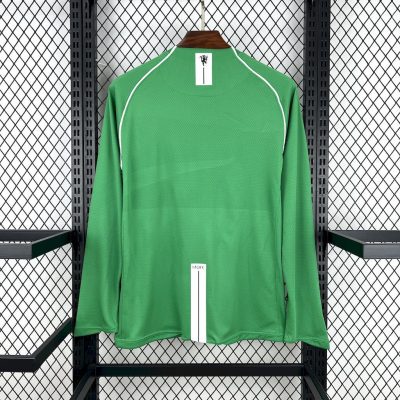 Alternative view of Manchester United Retro Green Goalkeeper Long Sleeve Football Jersey Shirt 2007/08
