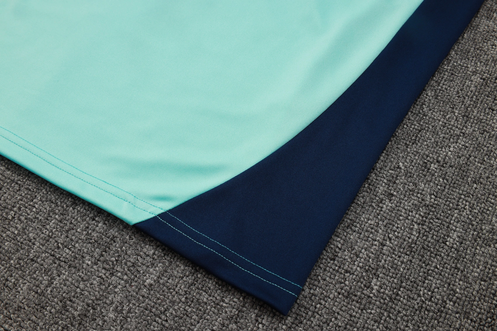 Arsenal Training Kit (Sweatshirt+Pants) Light Green 2025/26 - Image 4