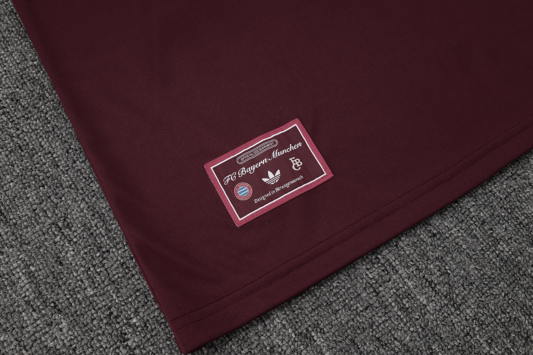 Bayern Munich Sleeveless Training Kit Red 2025/26 - Image 4