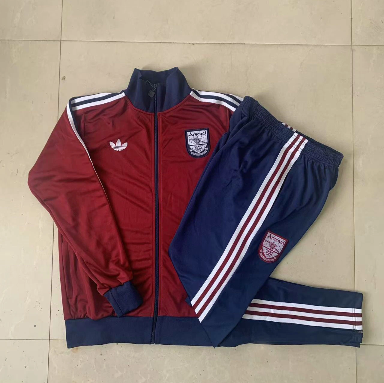 Kids Arsenal Training Kit (Jacket+Pants) Red 2025/26 - Image 2