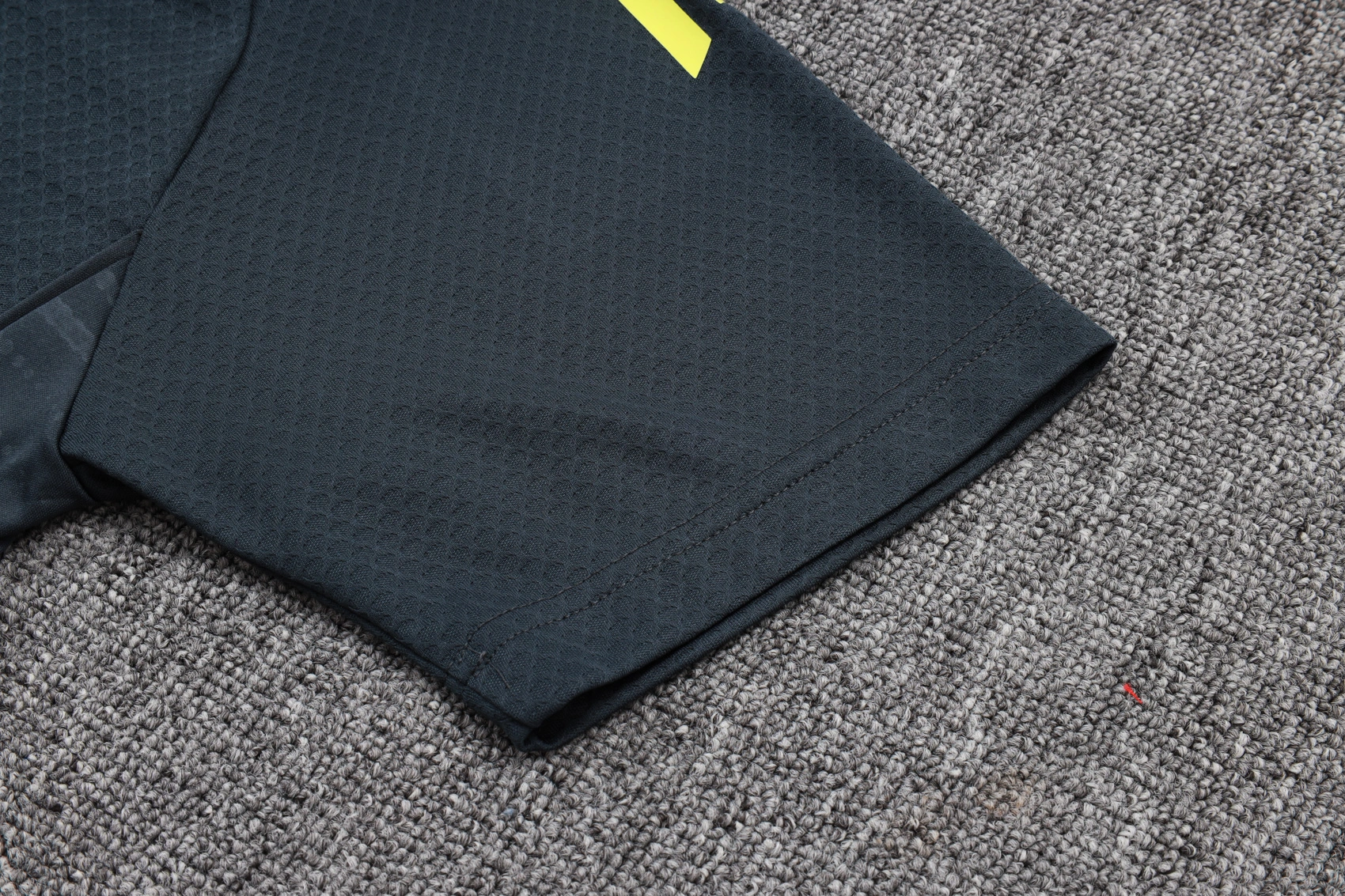 Real Madrid Training Kit (Polo+Pants) Gray 2025/26 - Image 3