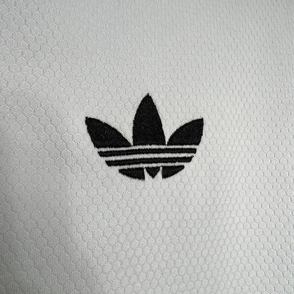 Juventus Soccer Jersey Pre-Match Custom Shirt 2024/25 - Image 3