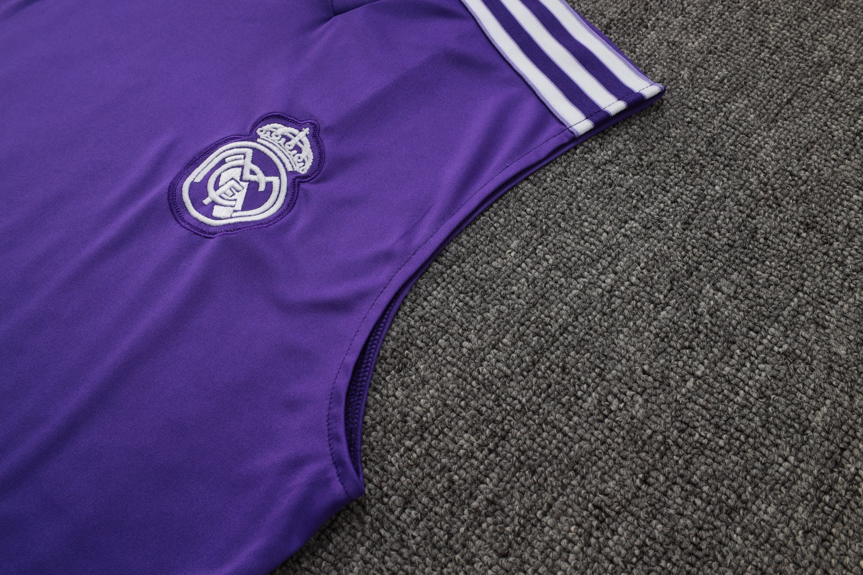 Real Madrid Sleeveless Training Kit Purple 2025/26 - Image 2