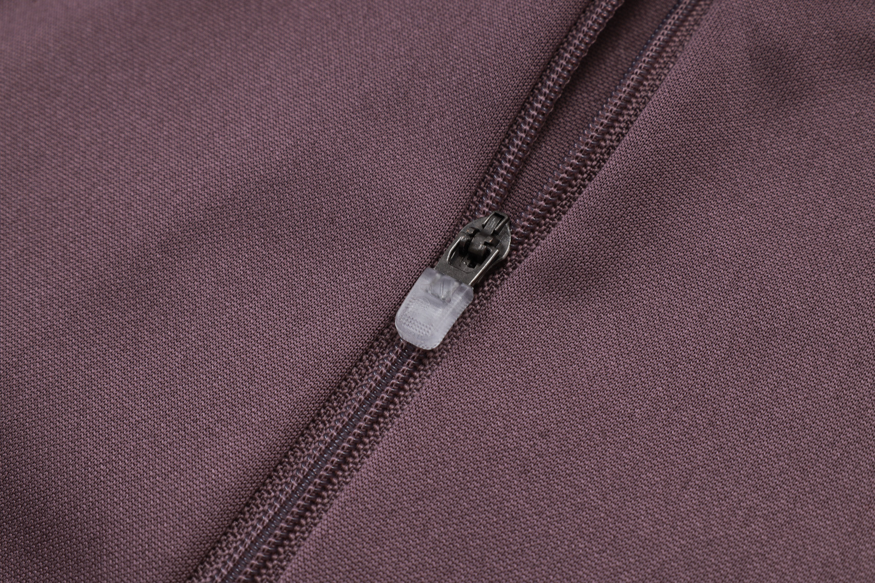 Manchester United Training Kit (Sweatshirt+Pants) Grayish Purple 2025/26 - Image 5