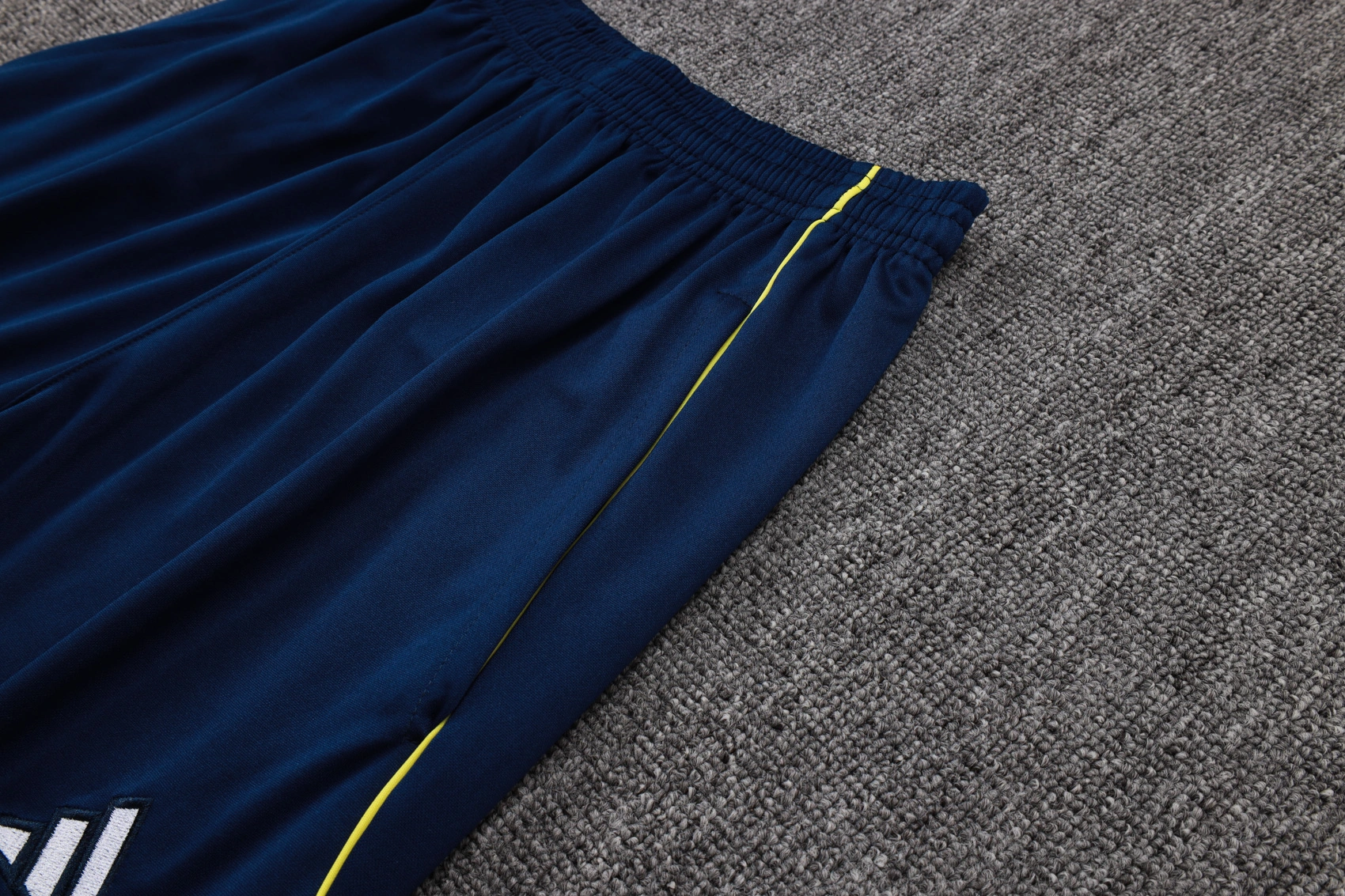 Arsenal Training Kit (Sweatshirt+Pants) Colorful 2025/26 - Image 5