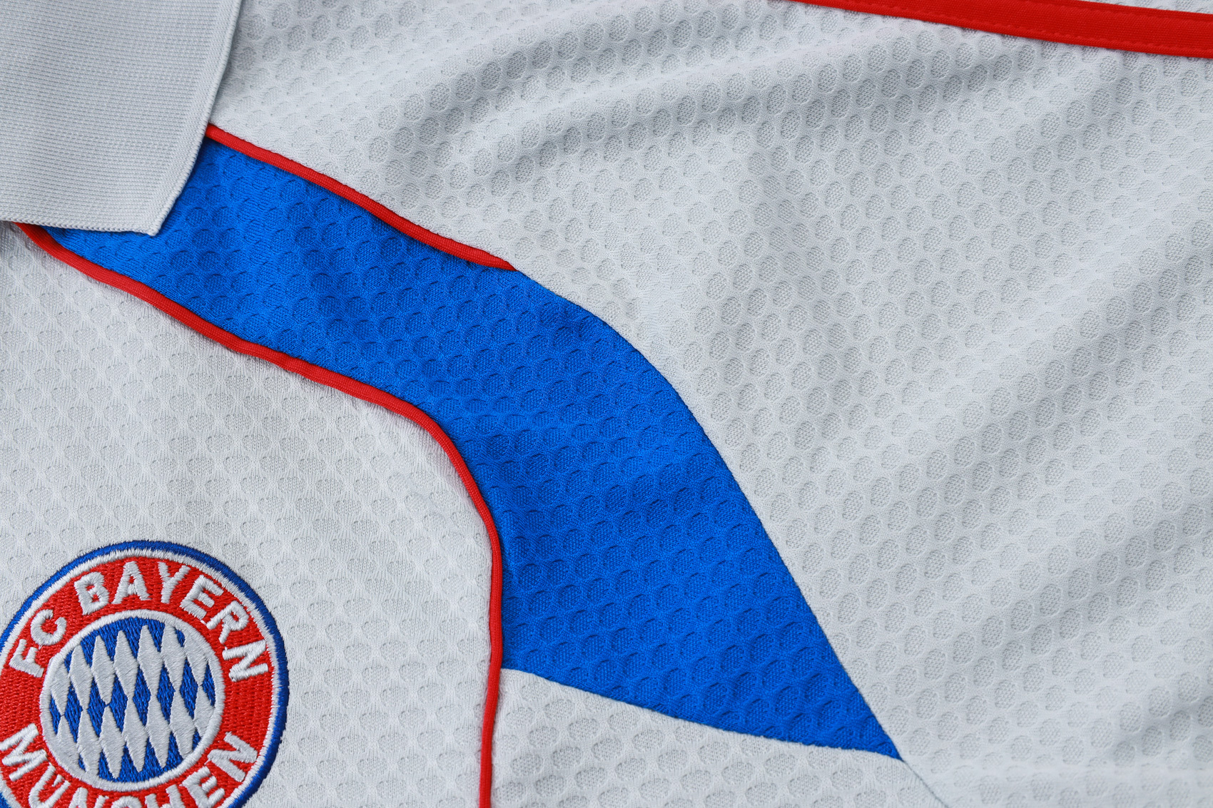 Bayern Munich Training Kit (Polo+Pants) Gray 2025/26 - Image 6