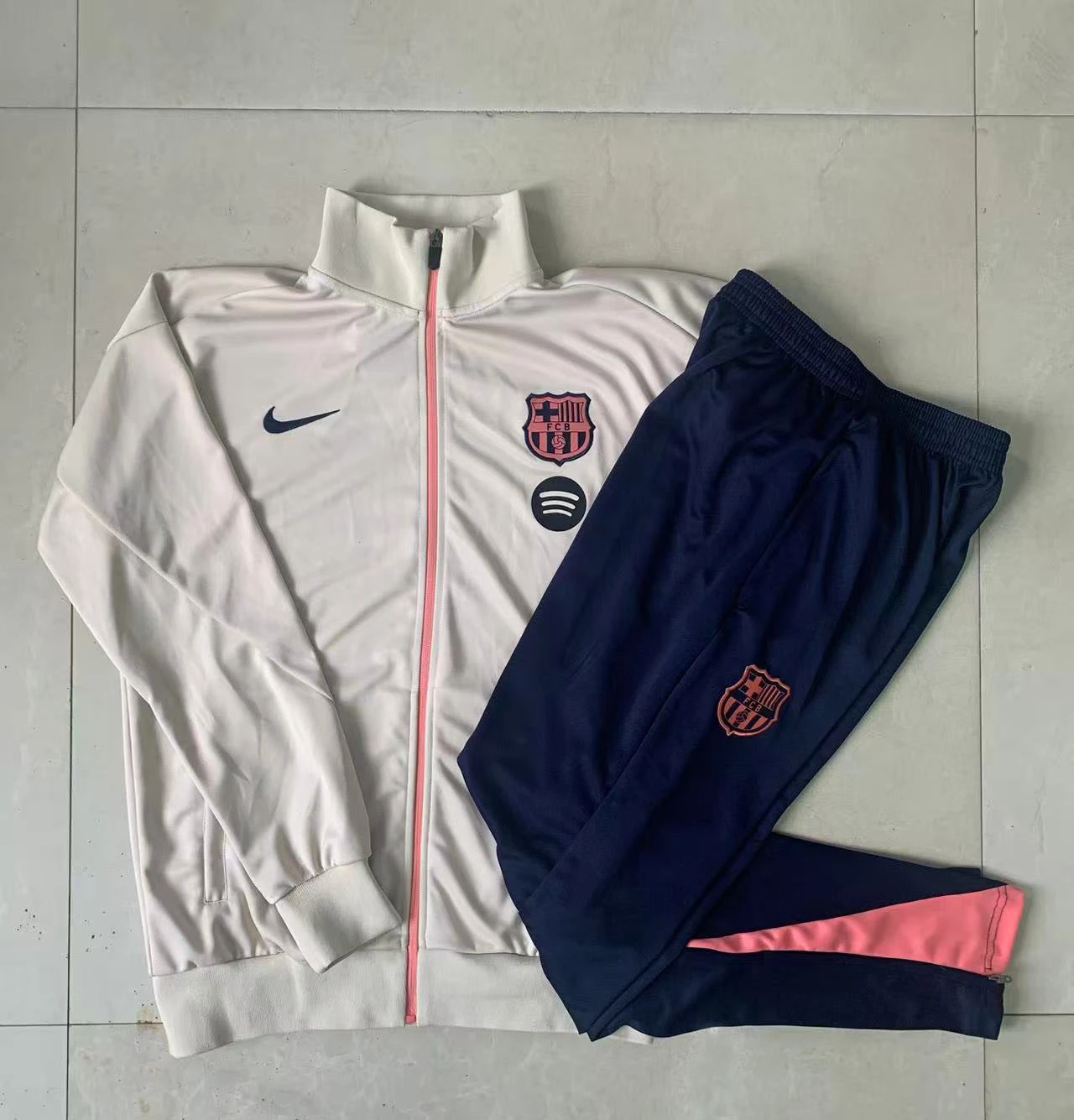 Kids Barcelona Training Kit (Jacket+Pants) Beige 2025/26 - Image 2