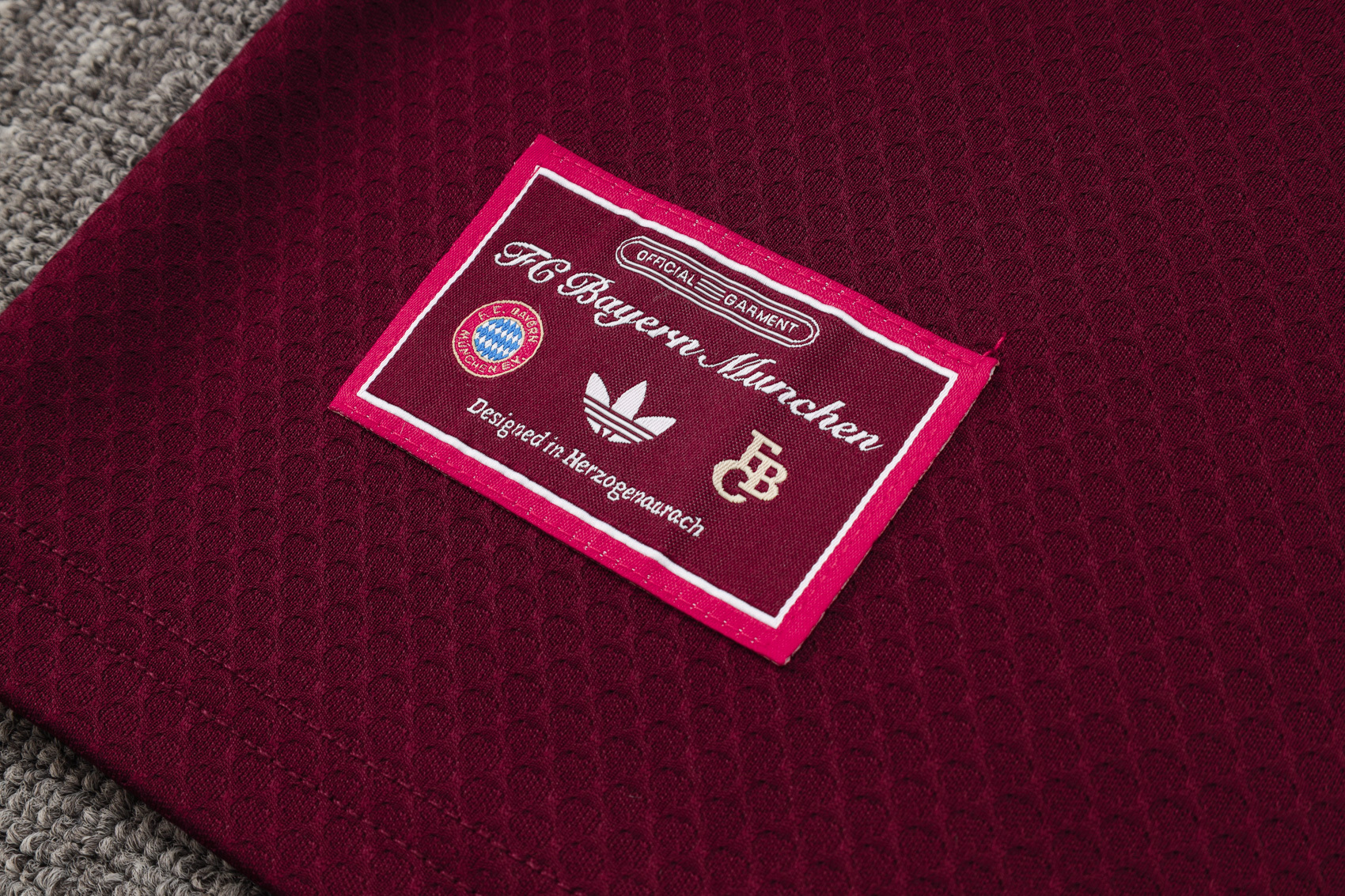 Bayern Munich Training Jersey Kit Red 2025/26 - Image 5