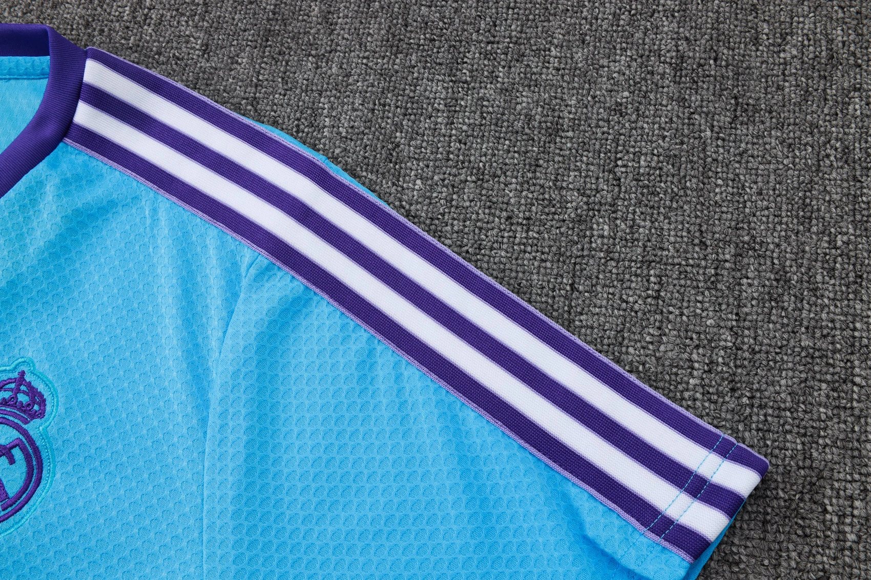 Real Madrid Training Jersey Kit Blue 2025/26 - Image 5