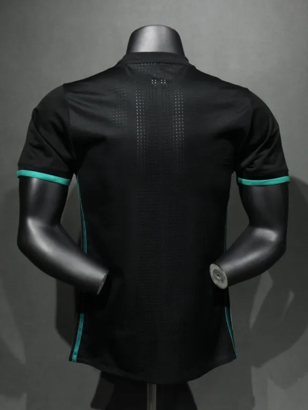 Real Madrid Retro Jersey Away Soccer Shirt 2017/18 - Image 2