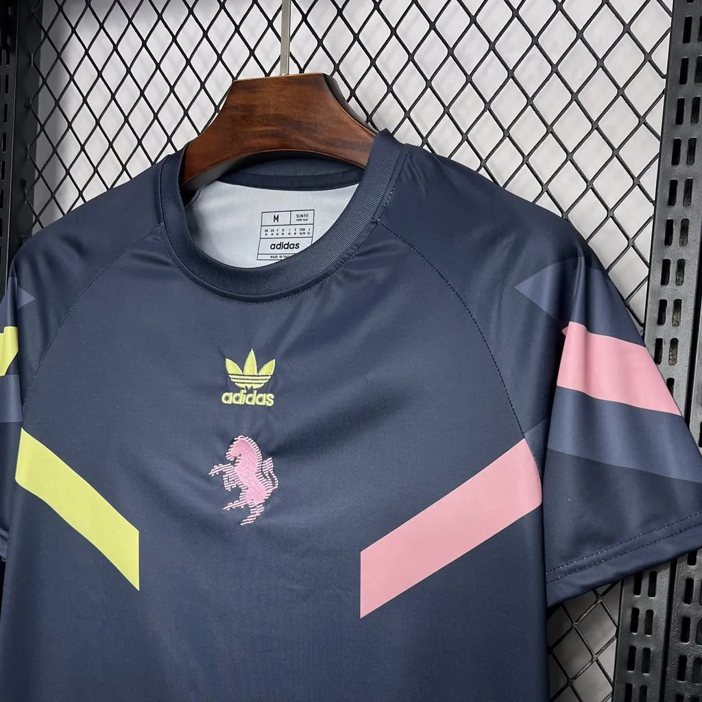 Juventus Soccer Jersey Pre-Match Custom Shirt 2024/25 - Image 3