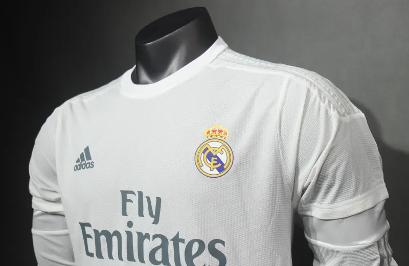 Real Madrid Retro Jersey Home Long Sleeve Soccer Shirt 2015/16 - Image 2