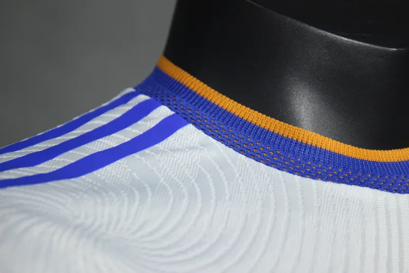 Real Madrid Retro Jersey Home Long Sleeve Soccer Shirt 2021/22 - Image 5