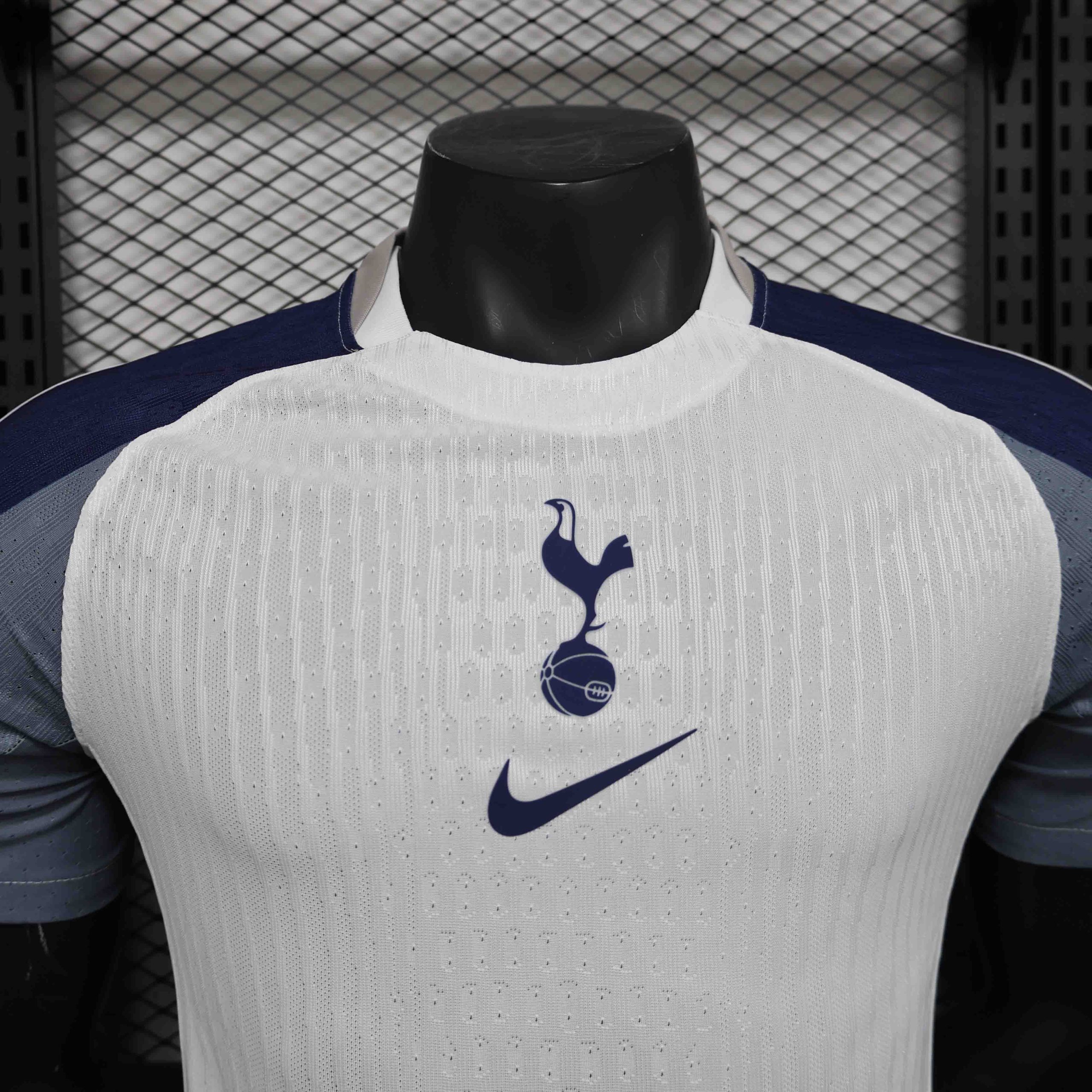 Tottenham Hotspur Football Jersey Home Shirt 2025/26 - Image 3
