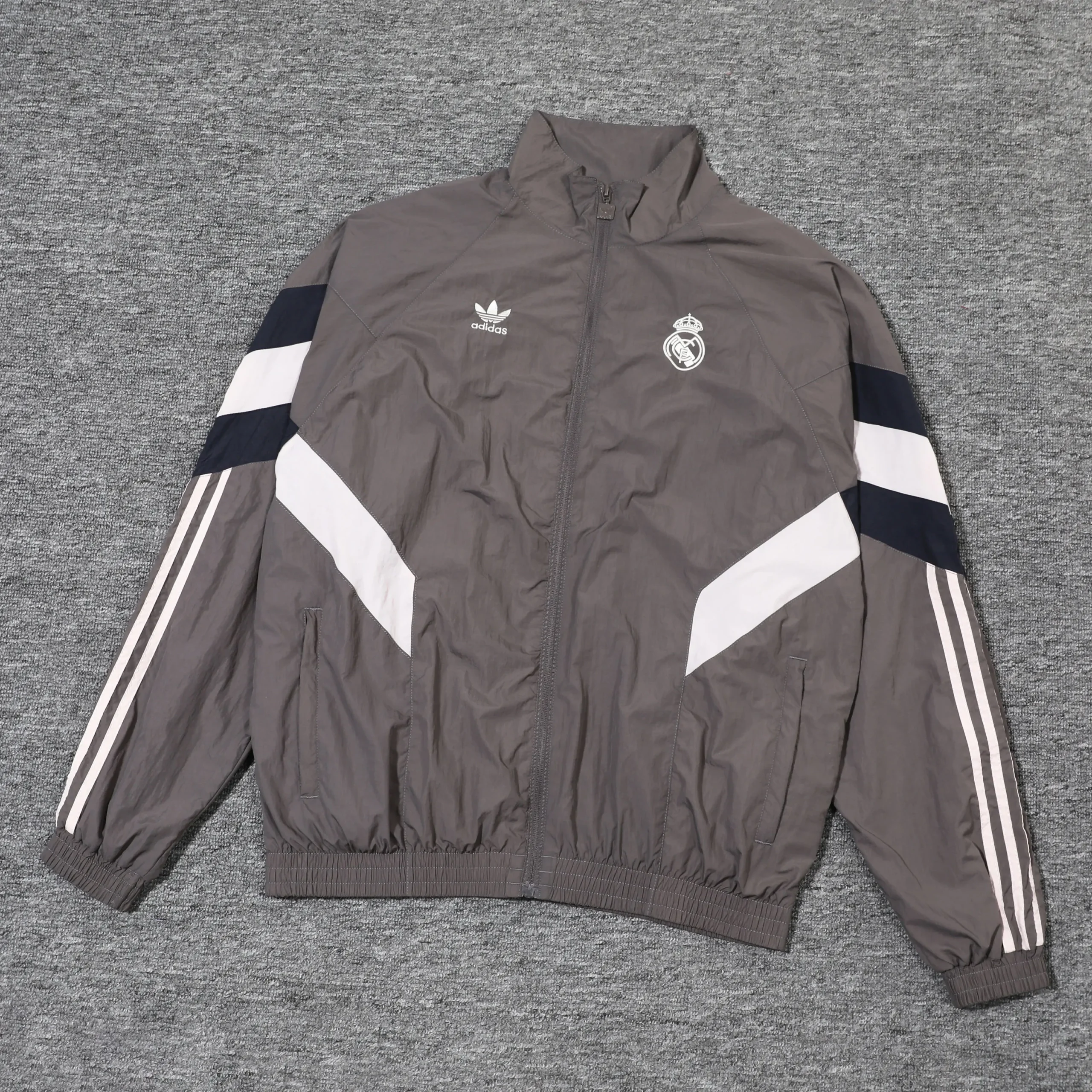Real Madrid Windbreaker (Top+Pants) 2024/25 - Image 5