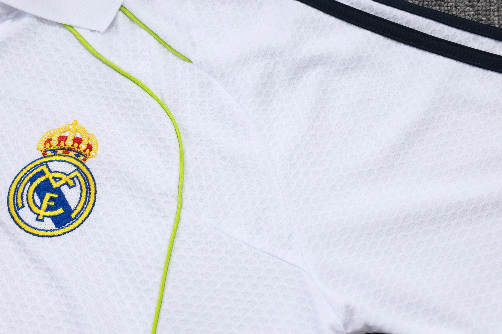 Real Madrid Training Kit (Polo+Pants) White 2025/26 - Image 5