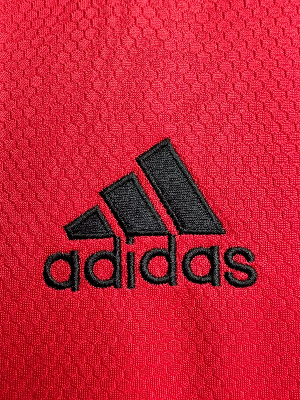 Manchester United Retro Home Football Jersey Shirt 2019/20 - Image 5