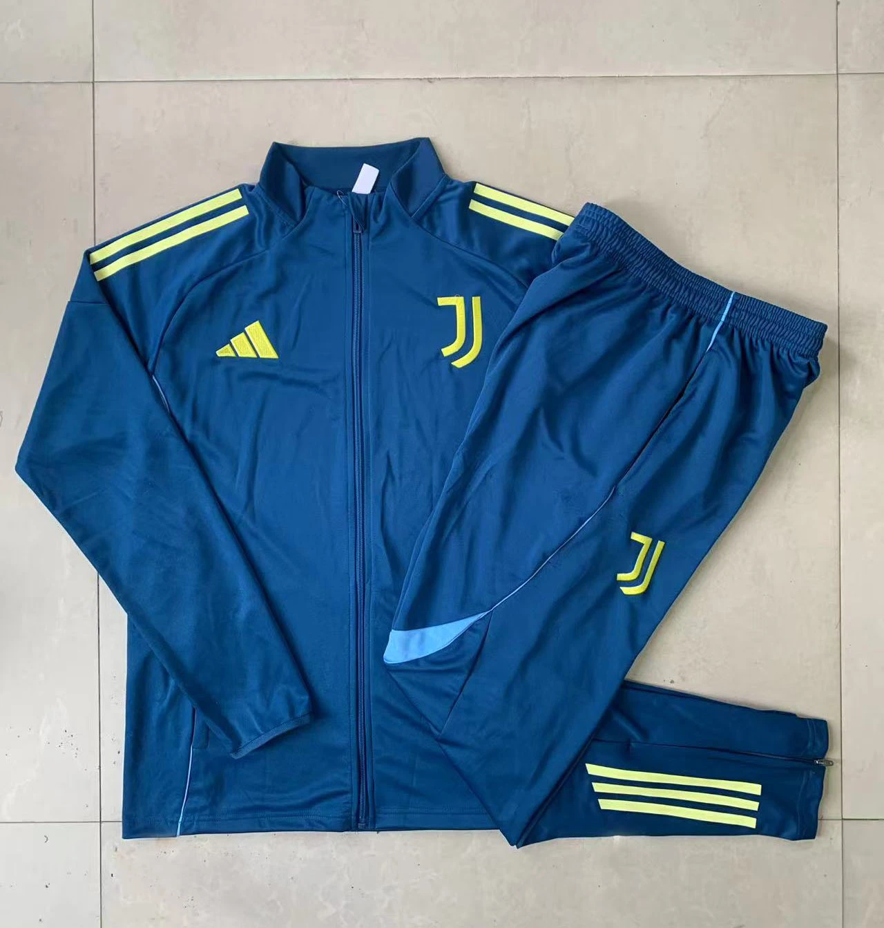 Kids Juventus Training Kit (Jacket+Pants) Indigo Blue 2025/26 - Image 2