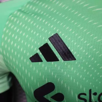 Alternative view of Liverpool Football Jersey Green Goalkeeper Shirt 2025/26