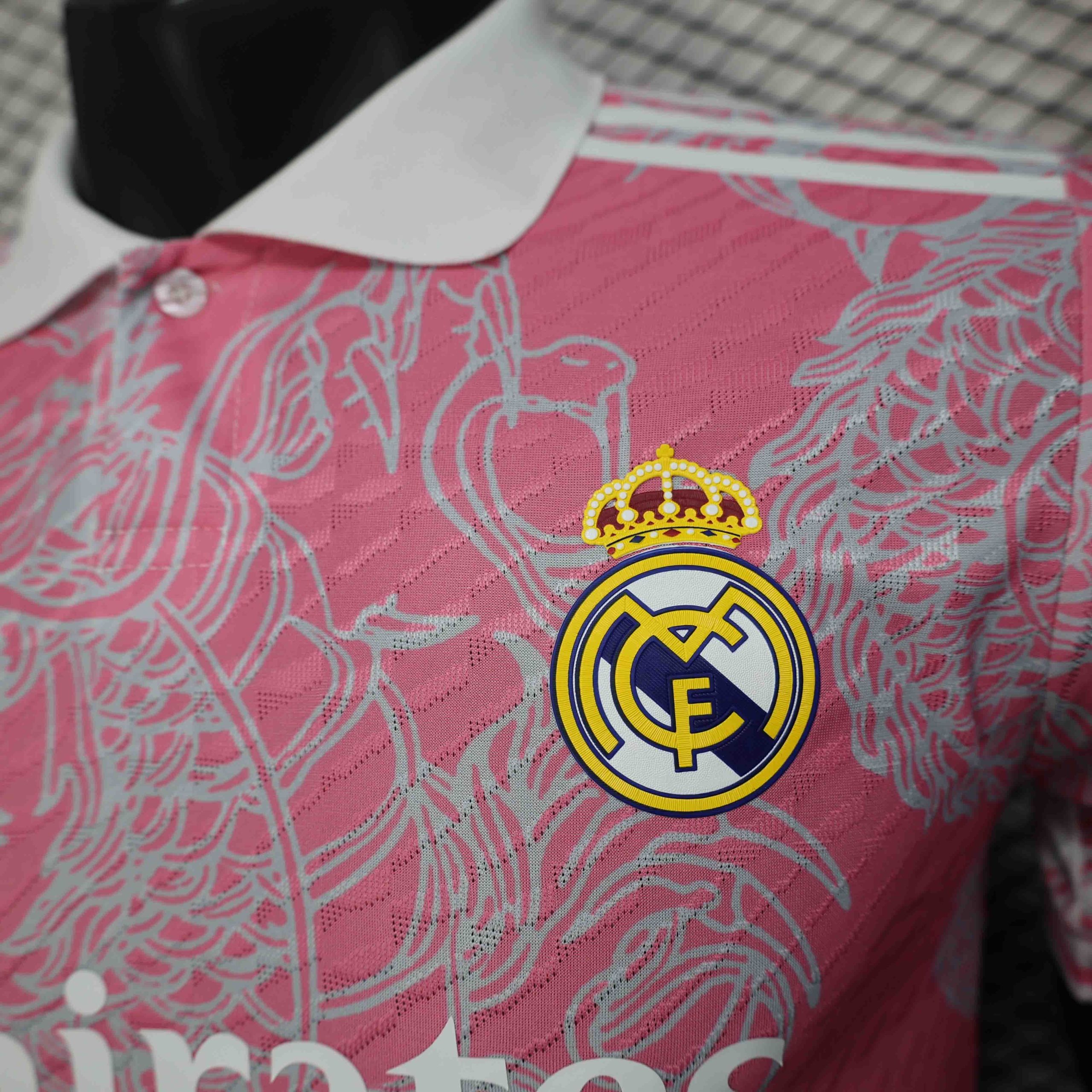 Real Madrid Soccer Jersey Dragon Pink Special Edition Shirt 2025/26 - Image 3