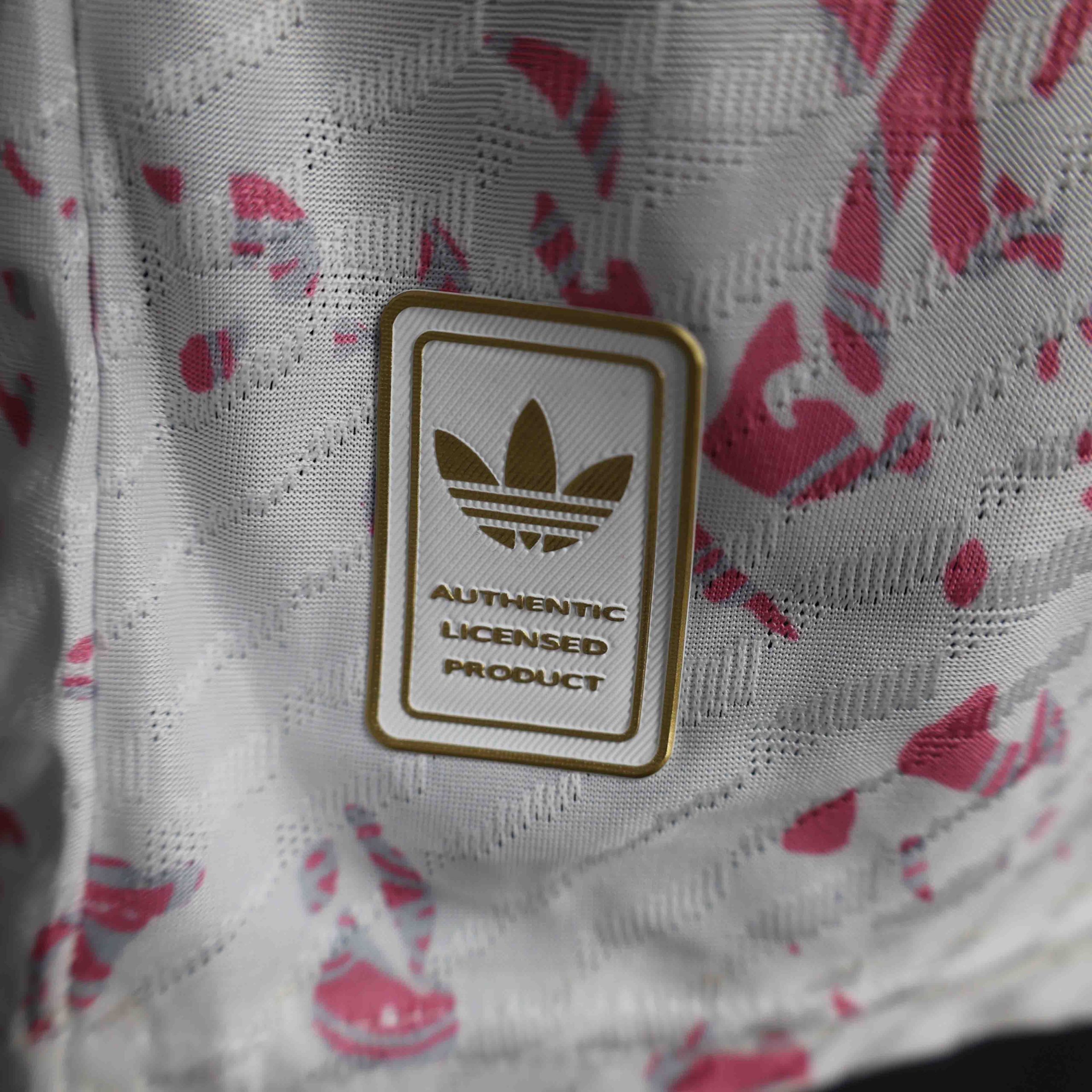 Real Madrid Soccer Jersey Dragon Pink Special Edition Shirt 2025/26 - Image 4