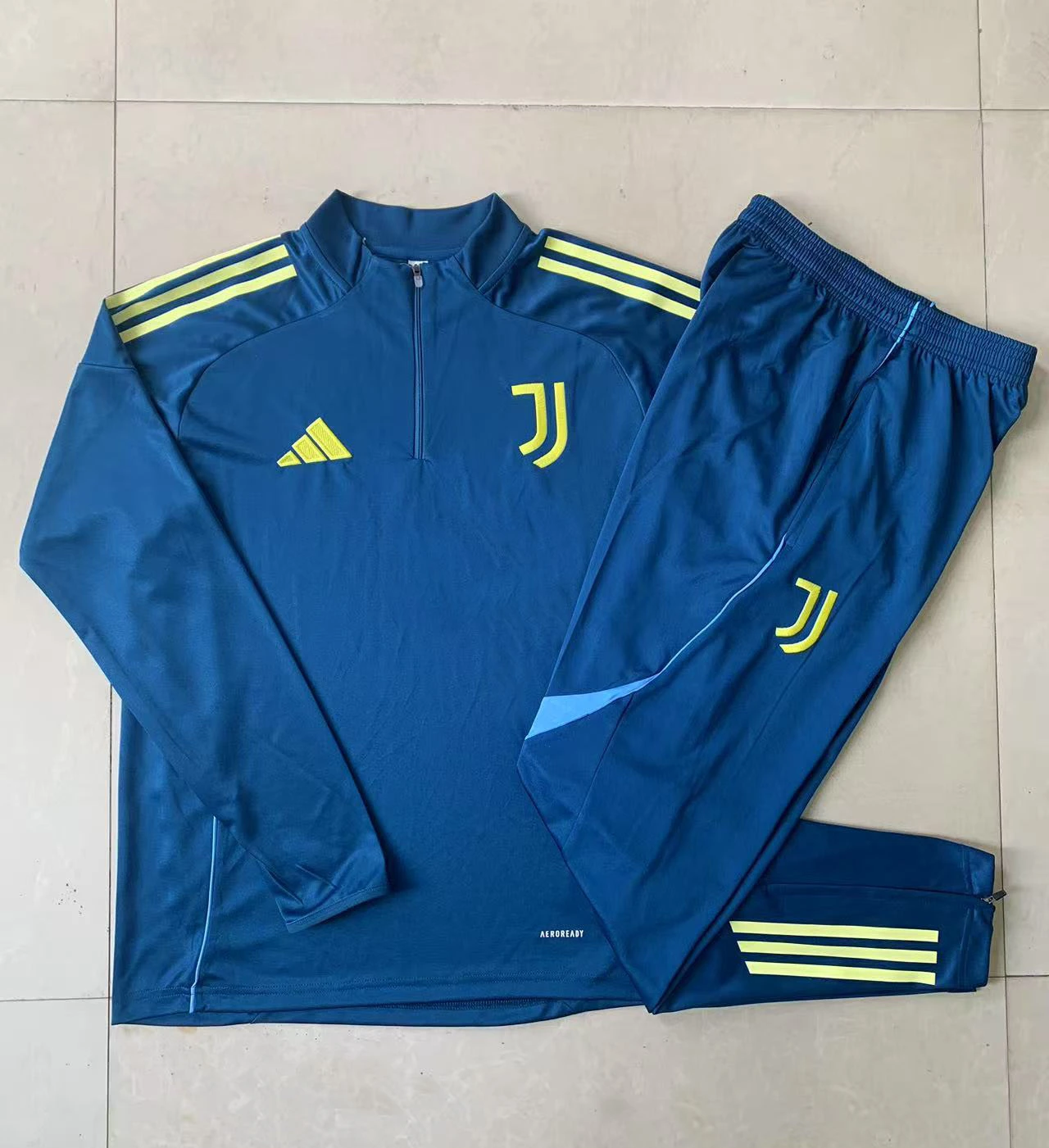 Kids Juventus Training Kit (Sweatshirt+Pants) Indigo Blue 2025/26 - Image 2