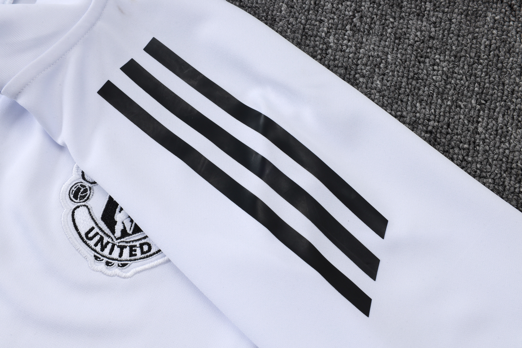 Manchester United Training Kit (Jacket+Pants) White 2025/26 - Image 5