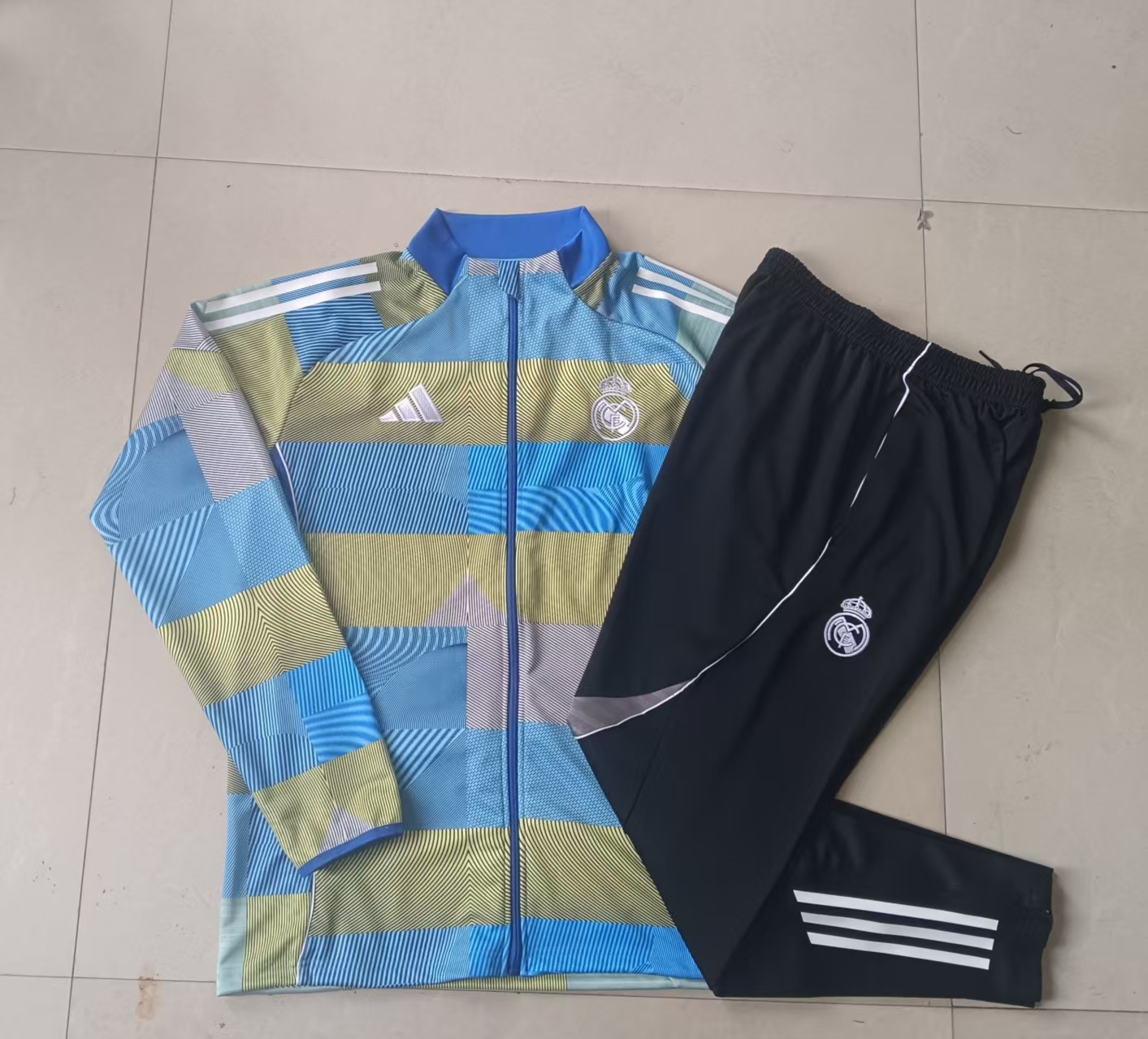 Kids Real Madrid Training Kit (Jacket+Pants) Green 2025/26 - Image 2